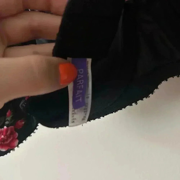 NWOT CASEY PLUNGE MOLDED T-SHIRT BRA - BLACK W/ ROSE PRINT 38C - Picture 6 of 7